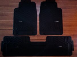 SET DE 3 PISOS DE GOMA HYUNDAI PVC