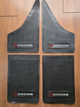 Guardafangos camioneta DODGE
